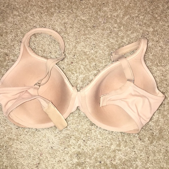 Nude Victoria’s Secret - Picture 2 of 3